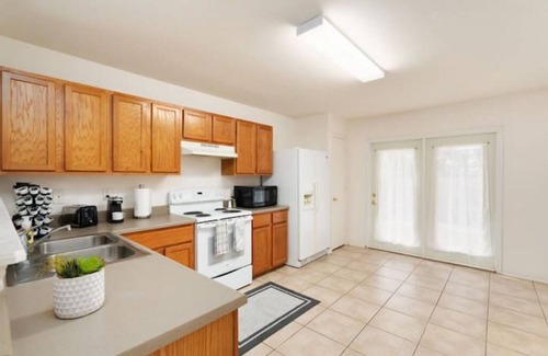 Maverick Creek House | Beautiful 3BR Near Medical Center - Pet Friendly!