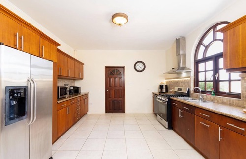 Sero Colorado House | Beautiful 3BR2.5BA Home w/Pool Close 2 Baby Beach