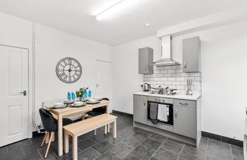 Thurnscoe House | Beautiful 4 Bed House in Yorkshire!