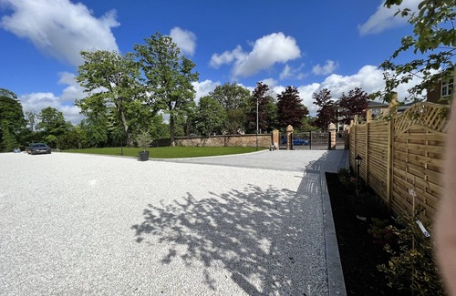 Bellahouston House | Beautiful 4-Bed Villa in Glasgow