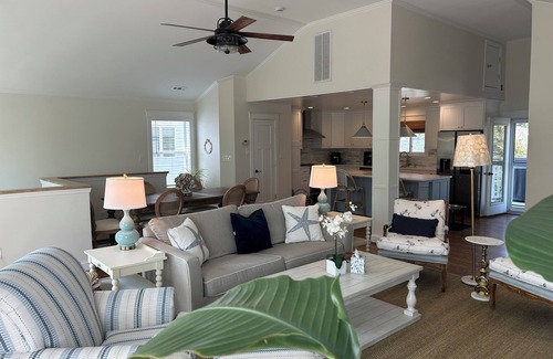 Dam Neck House | Beautiful 4-Bedroom, Renovated, Oasis in Croatan Beach