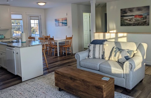 Anglo Rustico House | Beautiful 4 bedroom house with waterview - 5 min to the beach!