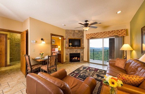 Gatlinburg Resort | Beautiful 4 bedroom resort in the Tennessee Smoky Mountains
