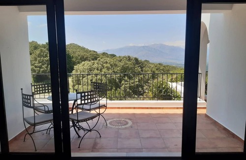 Monopari Villa | Beautiful 4 bedroom villa with private pool