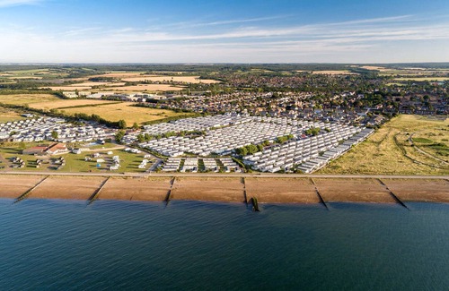Swalecliffe House | Beautiful 4-berth static caravan. Only 5 minutes from the beach.
