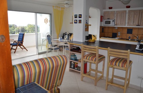 Halcyon Heights Apartment | Beautiful 4th.floor condo with pool and spectacular sunsets and ocean view