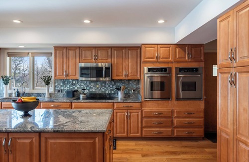 Lake Zurich House | Beautiful 5 bedroom home on private fishing lake