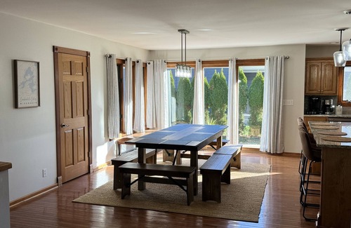 Lauderdale Lakes House | Beautiful 5 Bedroom Ranch Nestled in the Trees at Lauderdale Lakes, WI.