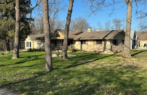 Lauderdale Lakes House | Beautiful 5 Bedroom Ranch Nestled in the Trees at Lauderdale Lakes, WI.