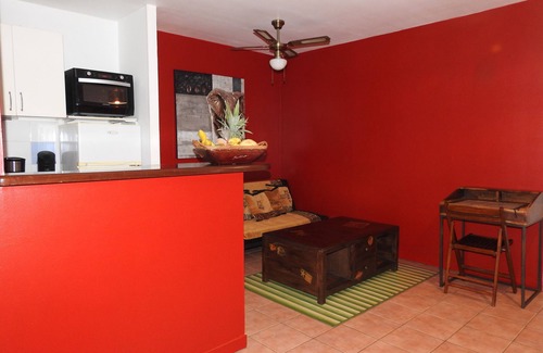 Pointe de la verdure Apartment | Beautiful 56m2 apartment, 150m from the beach, GOSIER (Pointe Verdure). WIRELESS. Car park