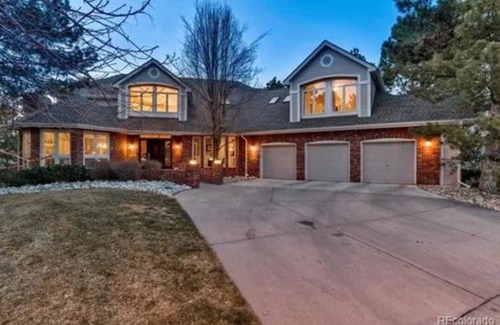 Northridge House | Beautiful 5BR home on 1 acre in Highlands Ranch perfect for families