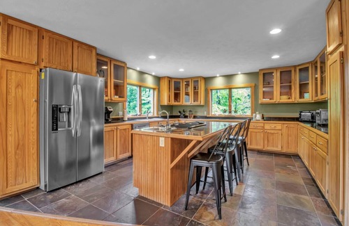 Salamanca House | Beautiful 6 bedroom Ellicottville Chalet