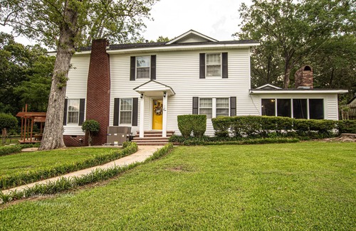 El Dorado House | Beautiful 6 Bedroom home