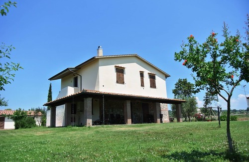 Magliano in Toscana Apartment | Beautiful apartment for 4 guests with TV, pets allowed and parking