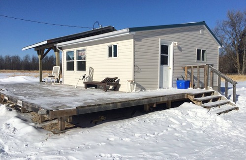 Dunnottar Cottage | Beautiful all-season cabin in a peaceful, phenomenal location at a great price