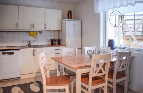 Brandstorp Apartment | Beautiful and functional vacation apartment with a view of Lake Vättern and the island of Visingsö.