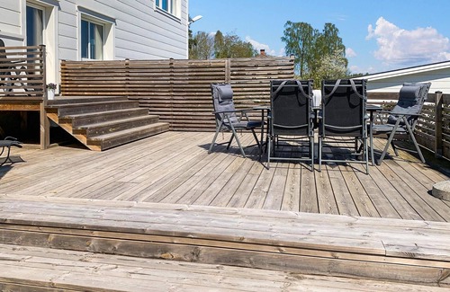 Brandstorp Apartment | Beautiful and functional vacation apartment with a view of Lake Vättern and the island of Visingsö.