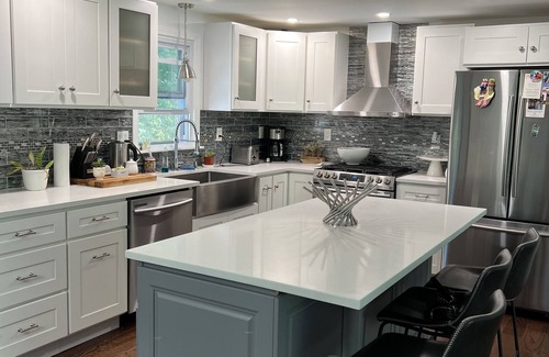 Marlborough House | Beautiful and modern 3 Bedroom 2 full BR.