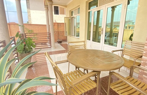 Kigali Villa | Beautiful and spacious 6 bedrooms Villa with pool in Gaculiro