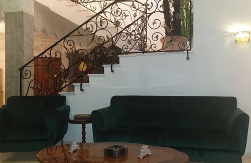 Ennasr Villa | Beautiful and spacious 6 bedroom villa with swimming pool