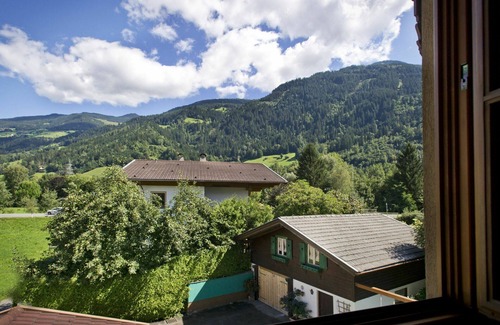 Finsing House | Beautiful apartment in villa for 8 guests with WIFI, TV, patio and pets allowed