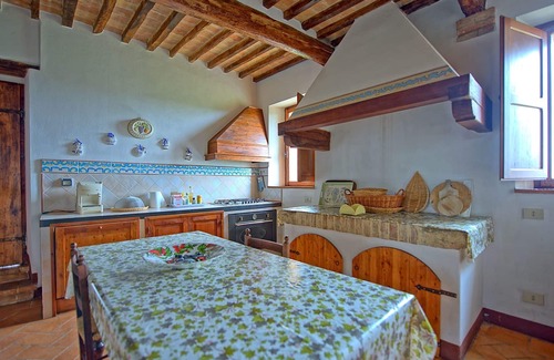 Monteroni d'Arbia Apartment | Beautiful apartment for 4 guests with pool, WIFI, patio, panoramic view and parking, close to Si.