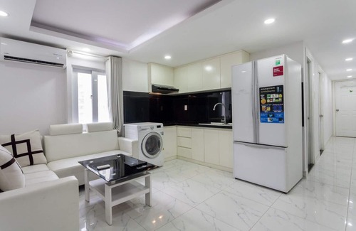 Phu Nhuan Apartment | Beautiful Apartment with Pool and Gym