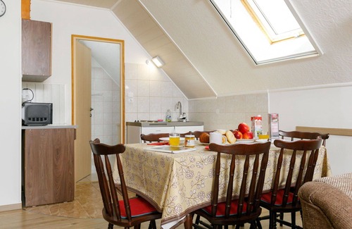 Velence Apartment | Beautiful apartment for 4 guests with WIFI, A/C, TV and terrace