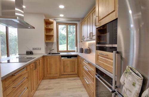 Korenov Apartment | Beautiful apartment for 8 people with WIFI, TV, terrace and parking