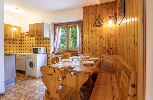 Campodolcino Apartment | Beautiful apartment for 6 guests with WIFI, TV and terrace