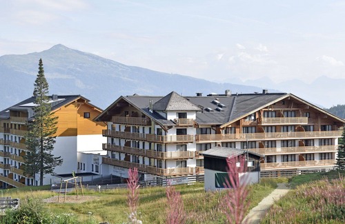 Katschberg Apartment | Beautiful apartment for 6 guests with WIFI, pool, TV, balcony, pets allowed and panoramic view