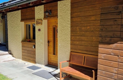 Granges House | Beautiful apartment in villa for 8 guests with WIFI, TV, terrace, pets allowed and parking