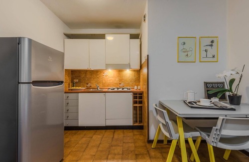 Ponte Arche Apartment | Beautiful apartment for 2 guests with TV, patio and pets allowed