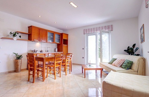 Brda Apartment | Beautiful apartment for 5 people with WIFI, A/C, pool, TV, patio and panoramic view