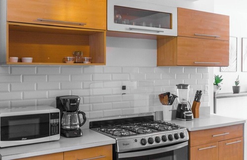 San Salvador Apartment | Beautiful Apartment in Escalón! City & Volcano Views!n