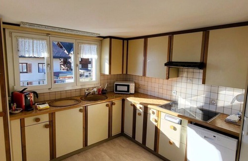 Sundlauenen Apartment | Beautiful apartment for 6 people with WIFI, TV and balcony