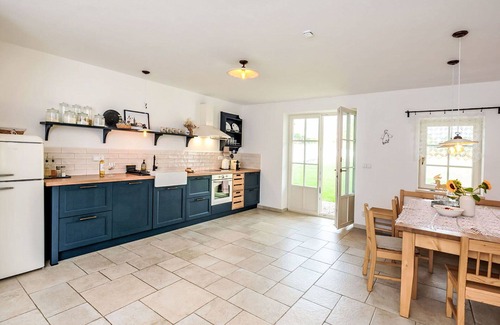 Horni Plana Apartment | Beautiful apartment for 12 guests with WIFI, terrace, pets allowed and parking