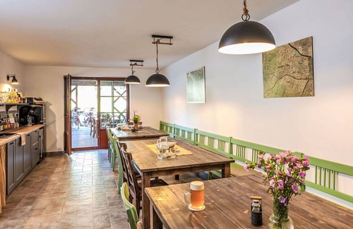 Horni Plana Apartment | Beautiful apartment for 12 guests with WIFI, terrace, pets allowed and parking