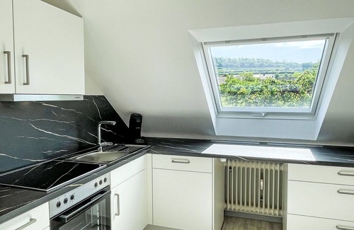 Bischoffingen Apartment | Beautiful apartment for 3 people with WIFI, TV, balcony and panoramic view