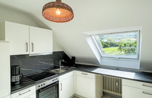 Bischoffingen Apartment | Beautiful apartment for 3 people with WIFI, TV, balcony and panoramic view