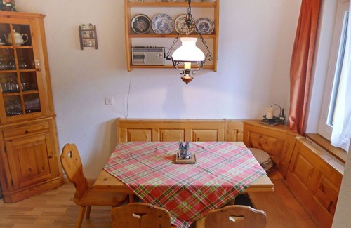 Buerchen Apartment | Beautiful apartment for 4 people with WIFI, TV, balcony, pets allowed, panoramic view and parking