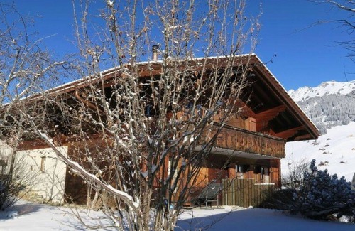 Lauenen Apartment | Beautiful apartment for 4 people with WIFI and balcony