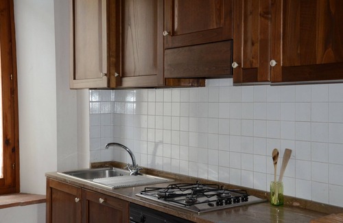 Capolona Apartment | Beautiful apartment for 4 guests with pool, WIFI, TV, patio and pets allowed, close to Arezzo