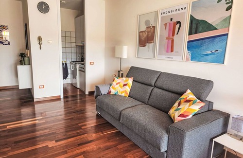 Lesa Apartment | Beautiful apartment for 3 people with WIFI, A/C, TV, patio, pets allowed and parking