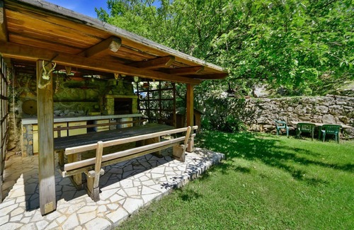 Mihotici Apartment | Beautiful apartment for 2 guests with WIFI, A/C, TV, terrace and parking