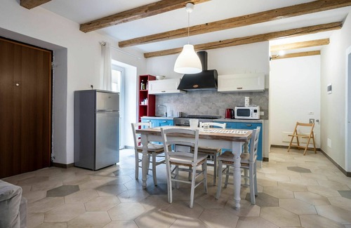Omegna Apartment | Beautiful apartment for 4 guests with WIFI, TV, terrace, pets allowed and parking