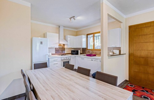 Pietroso Apartment | Beautiful apartment with A/C, pool, WIFI, TV, patio, pets allowed, panoramic view and parking
