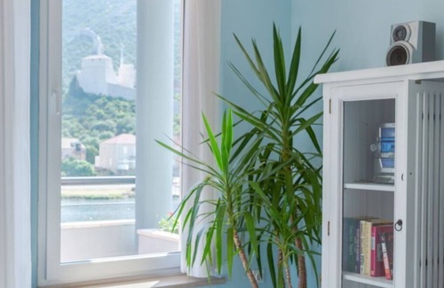 Mali Ston Apartment | Beautiful apartment for 4 people with A/C, hot tub, WIFI, TV, balcony and parking