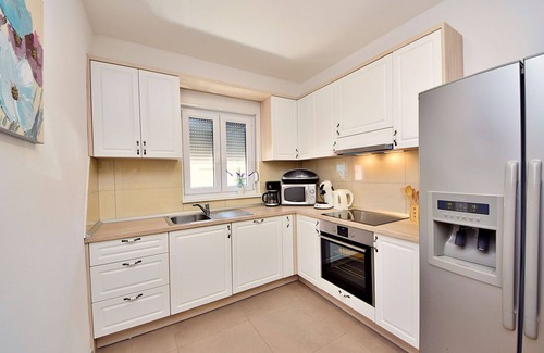Dusina Apartment | Beautiful apartment for 8 guests with private pool, A/C, WIFI, TV, terrace and parking