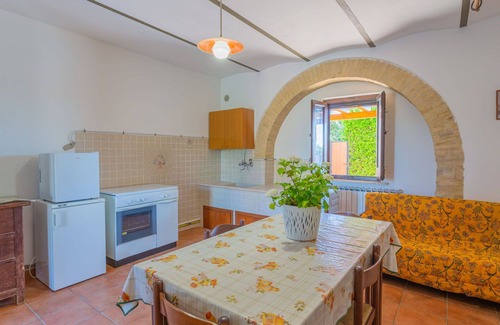 Crecchio House | Beautiful apartment in villa for 4 people with pool, WIFI, TV, terrace and pets allowed